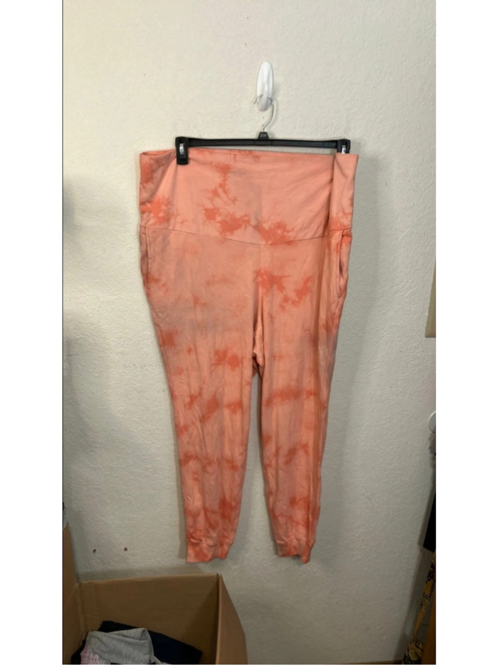 740-Old Navy Maternity Roll over waist jogger sweatpants. XL